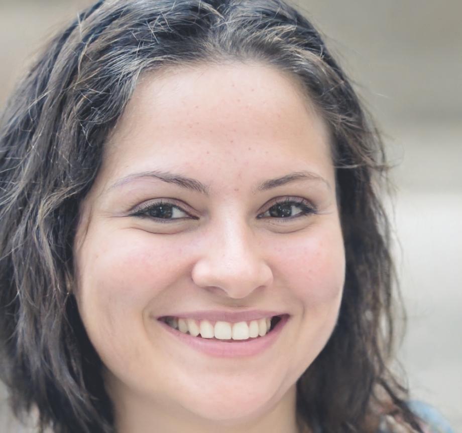 Dewi Maharani, System Administrator Senior Hyrgen